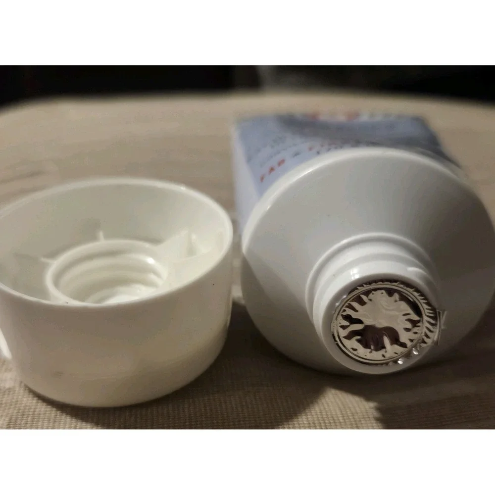 First Aid Beauty Ultra Repair Scub Vanilla Infusion Sensitive‎ Skin Safe 6oz